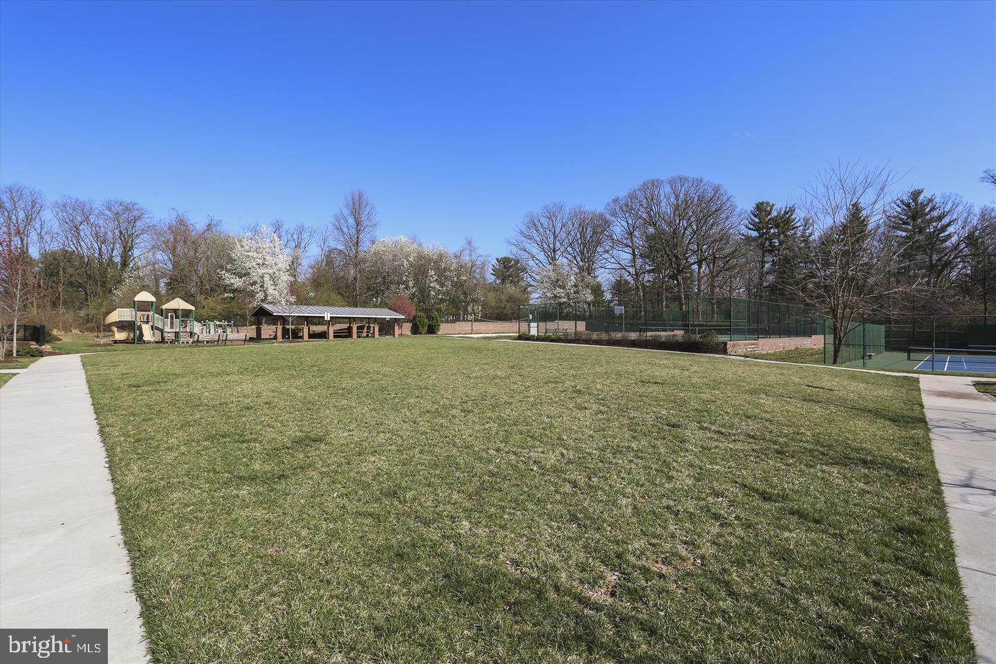 QUINCE ORCHARD PARK - Residential