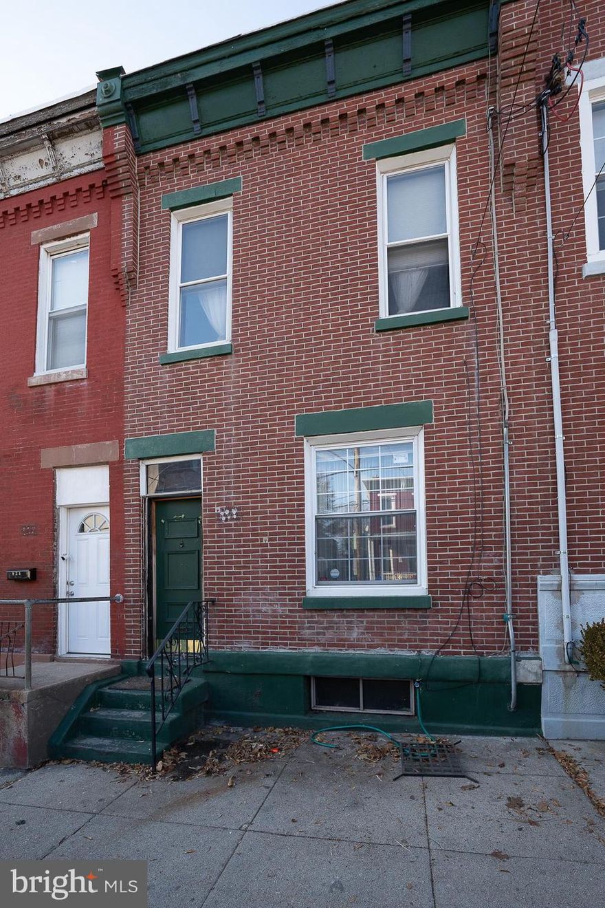 Fantastic opportunity to renovate and customize this  spacious  & charming Art Museum Area property! Filled with architectural details, this wonderful property has tremendous potential! Very conveniently located to Fairmount Park,  Kelly Drive, the major highways and to public transportation.