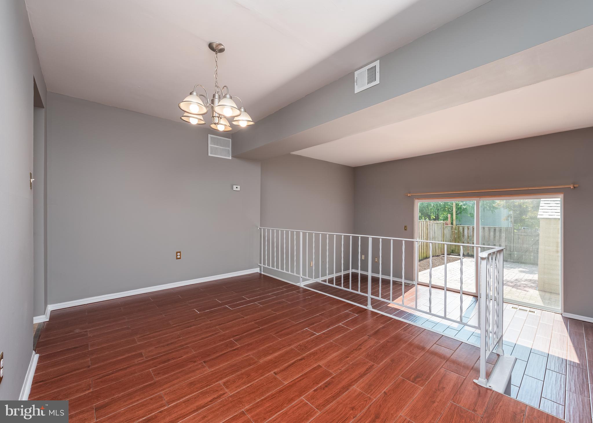 STRATHMORE - Residential