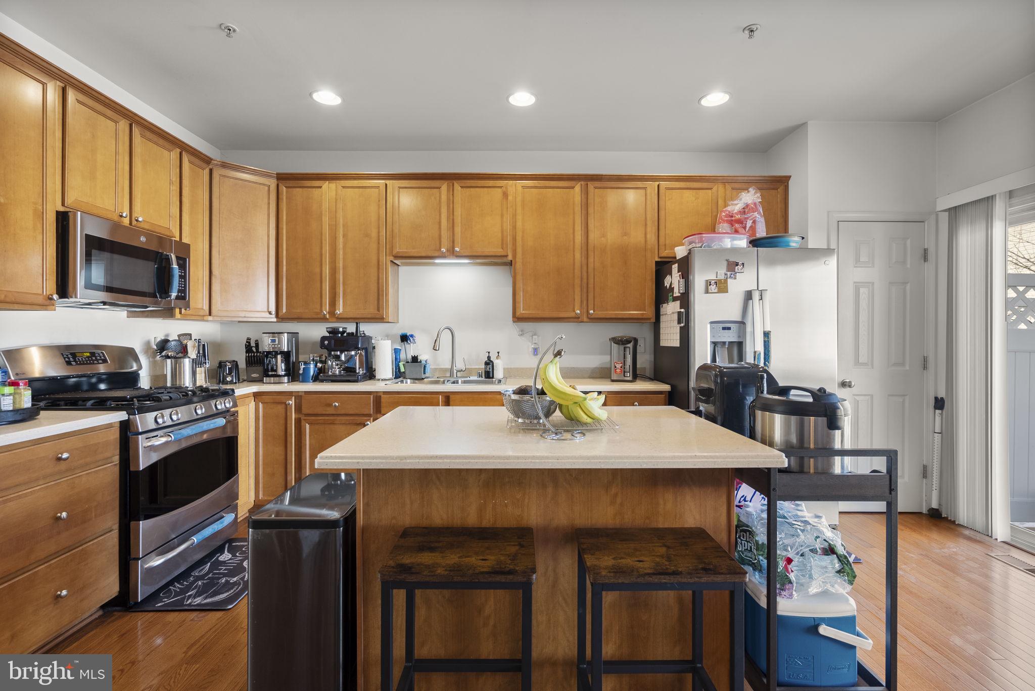 SUMMERFIELD AT MISSION PLACE - Residential