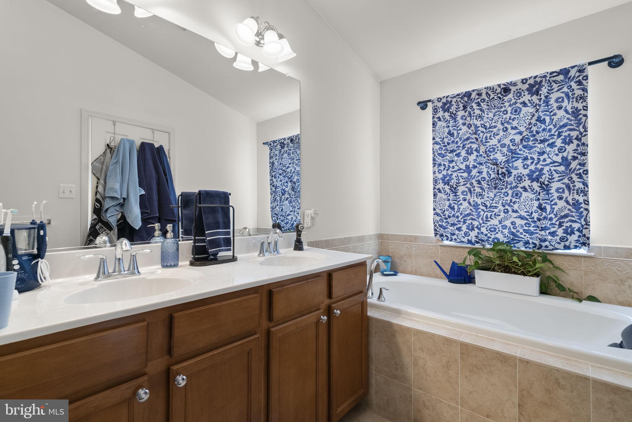 SUMMERFIELD AT MISSION PLACE - Residential