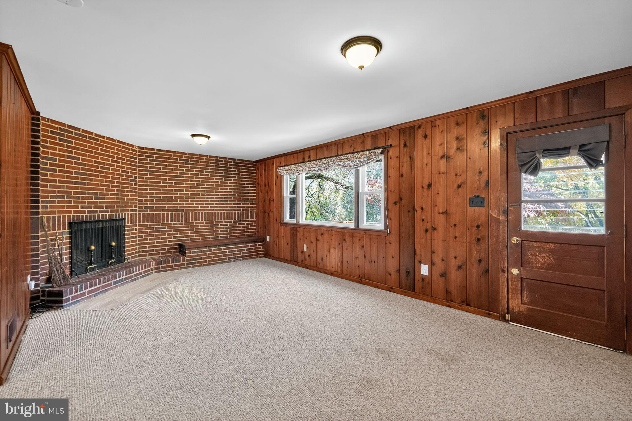 GLEN FOREST - Residential Lease