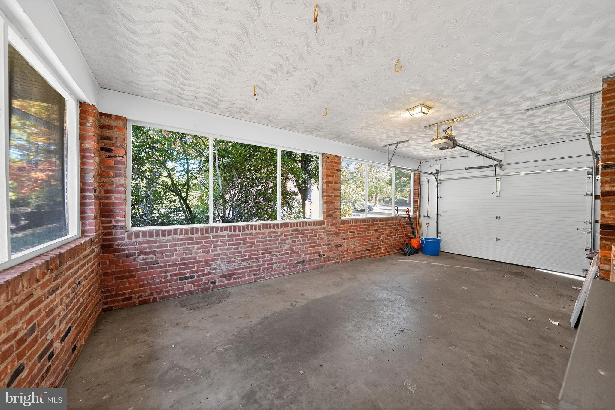 GLEN FOREST - Residential Lease