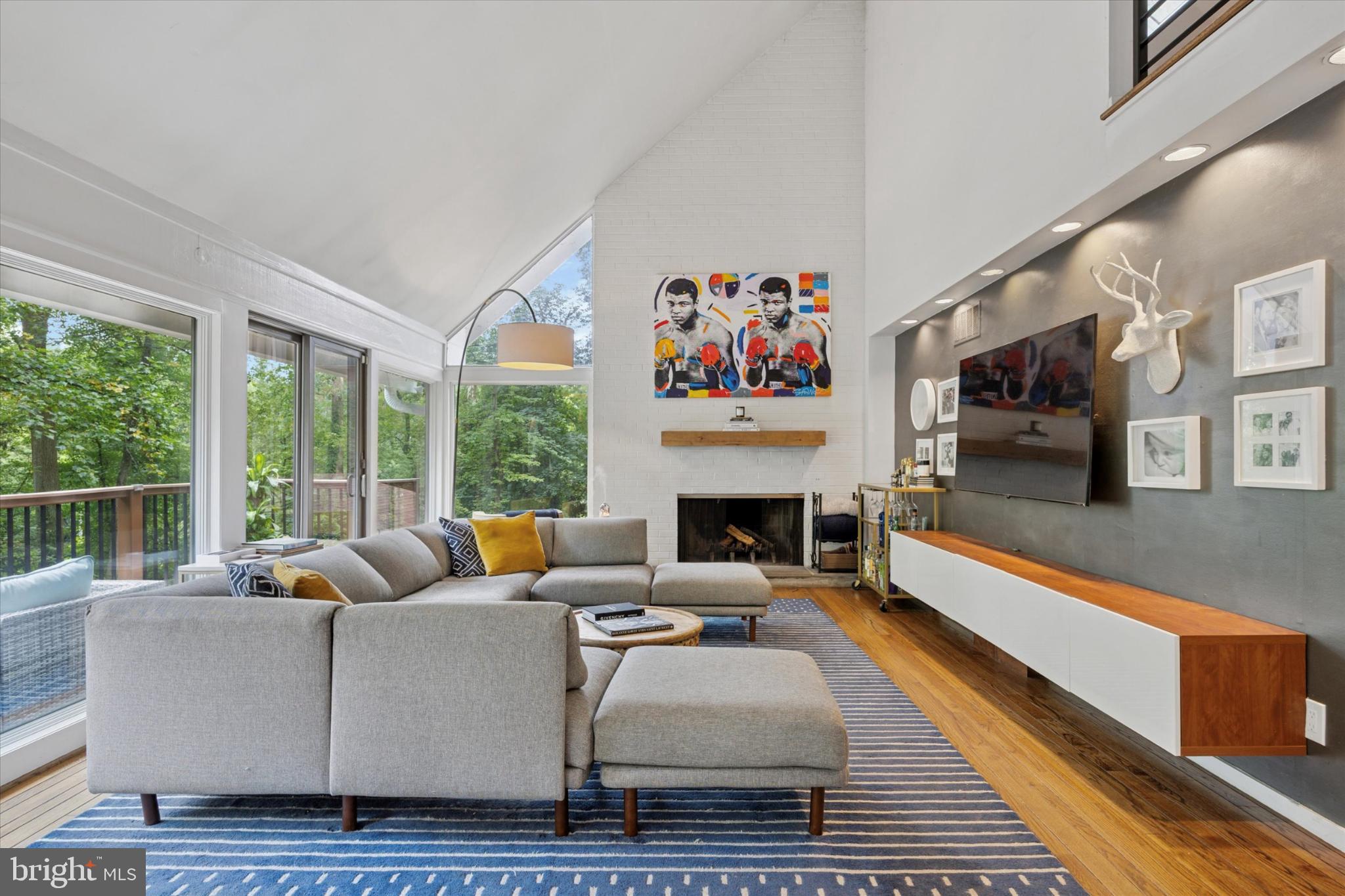 GLADWYNE - Residential