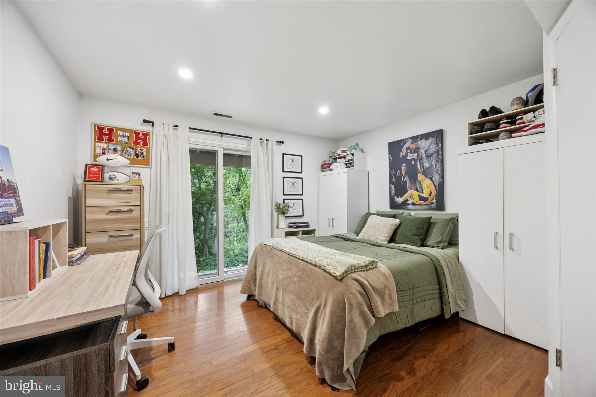 GLADWYNE - Residential