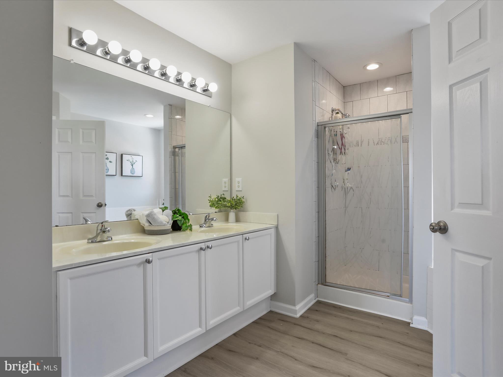 MEADOW BROOK - Residential