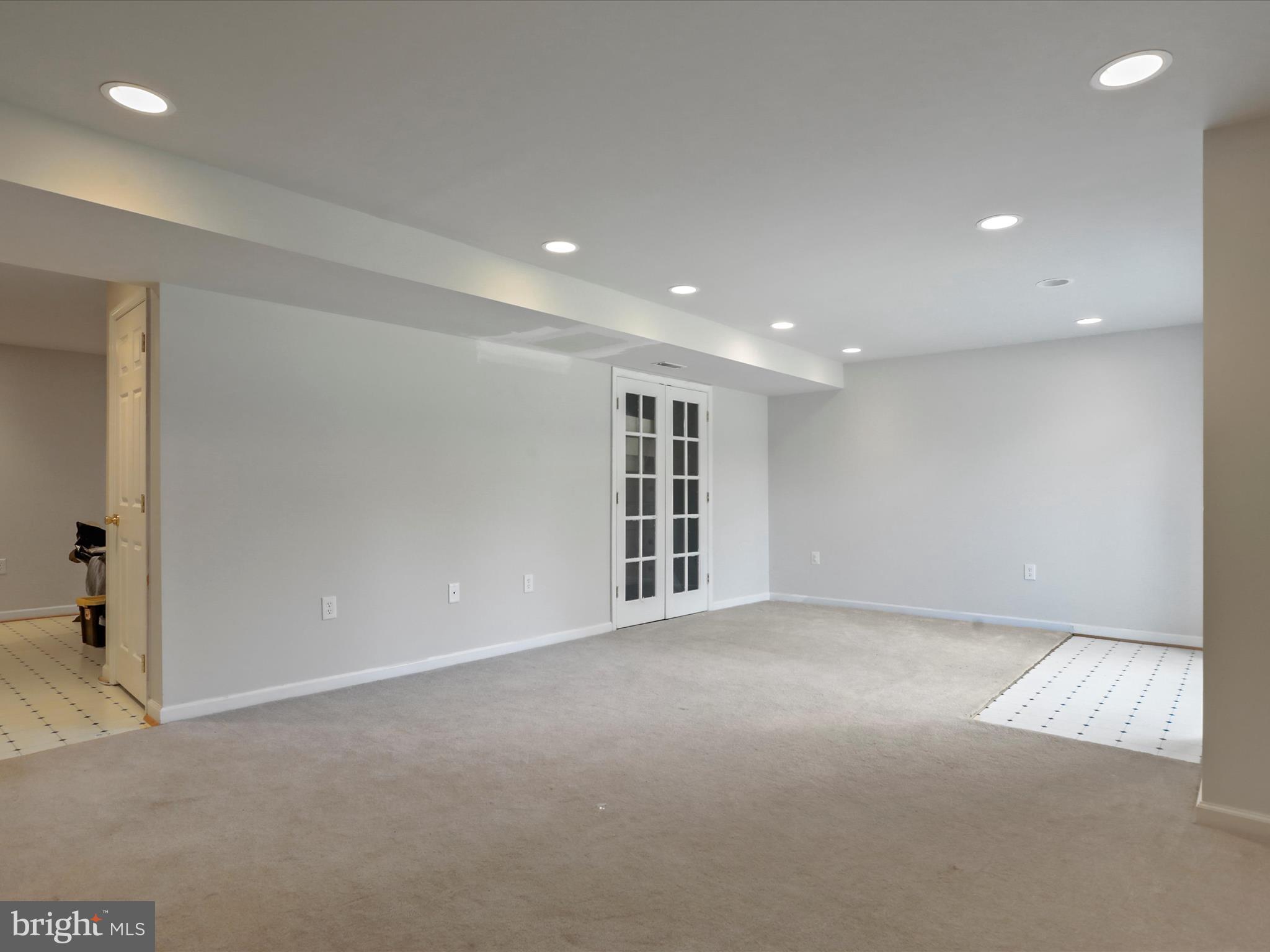 MEADOW BROOK - Residential