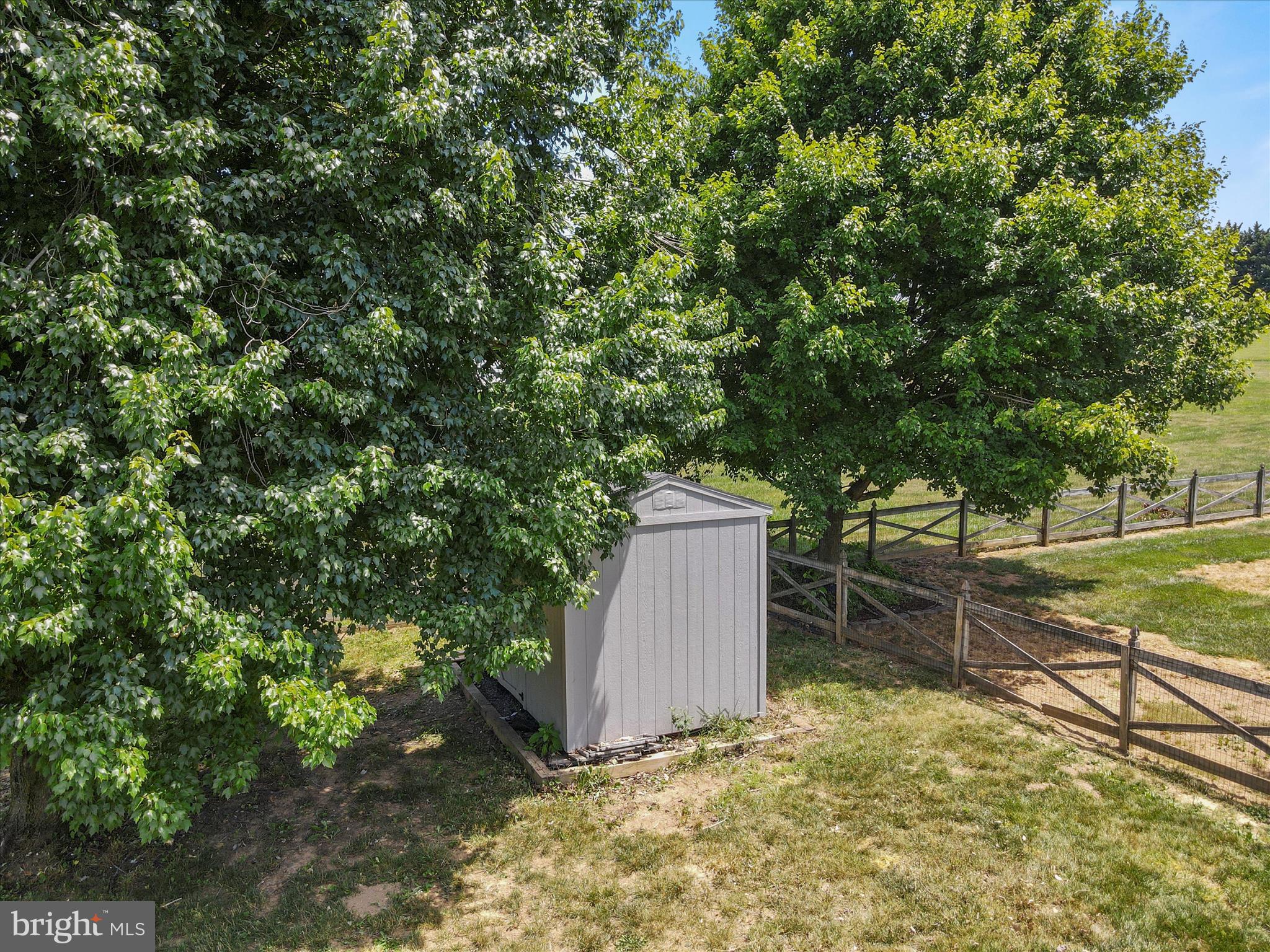 MEADOW BROOK - Residential