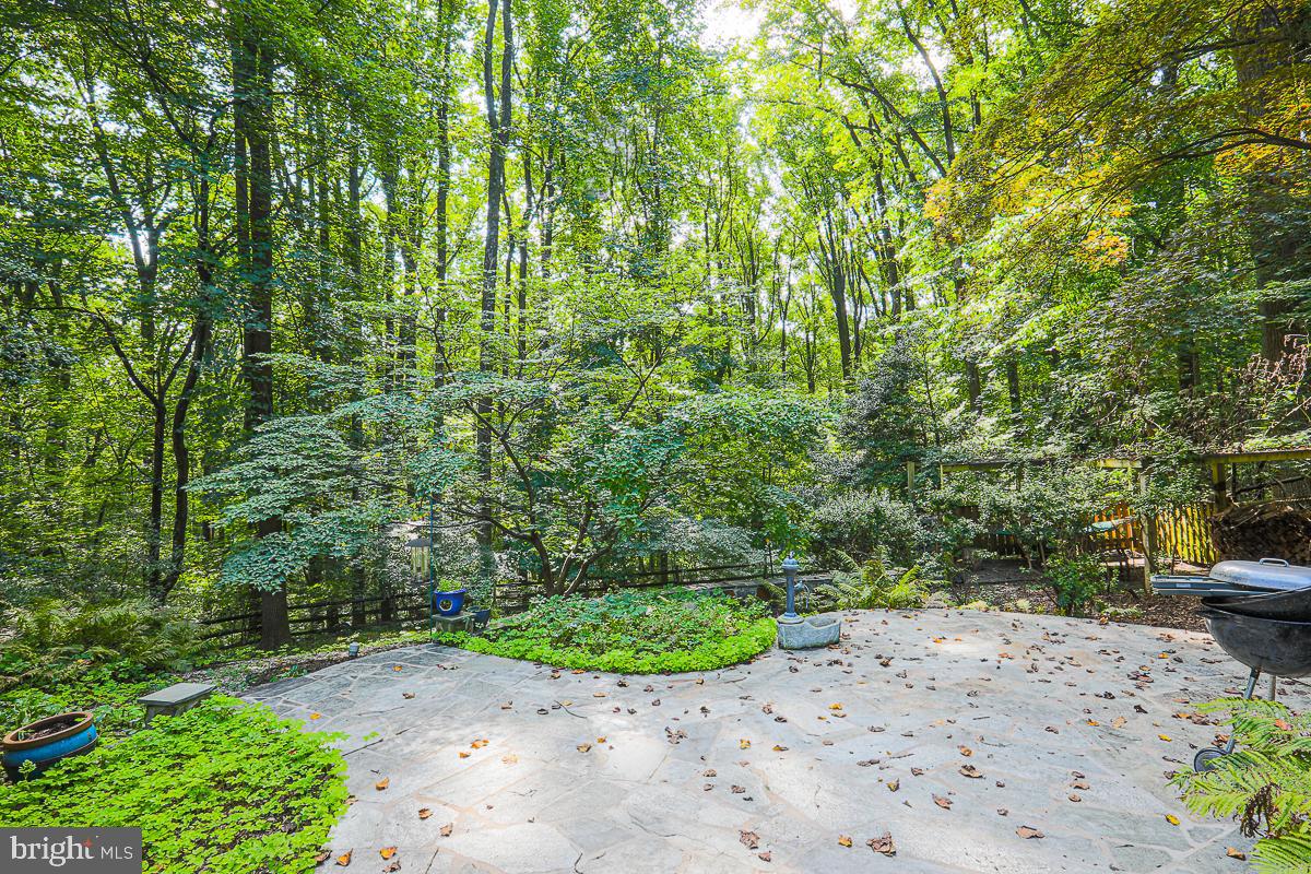 WORTHINGTON HILL - Residential