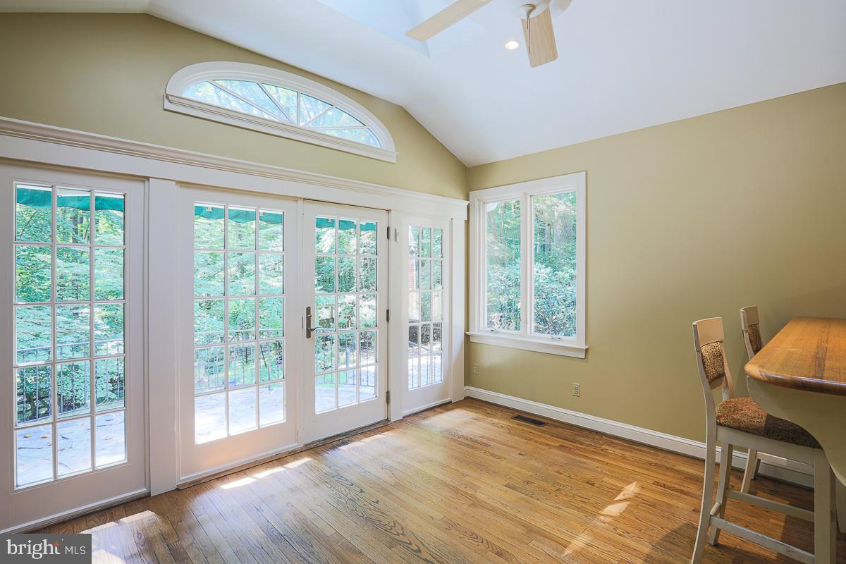 WORTHINGTON HILL - Residential