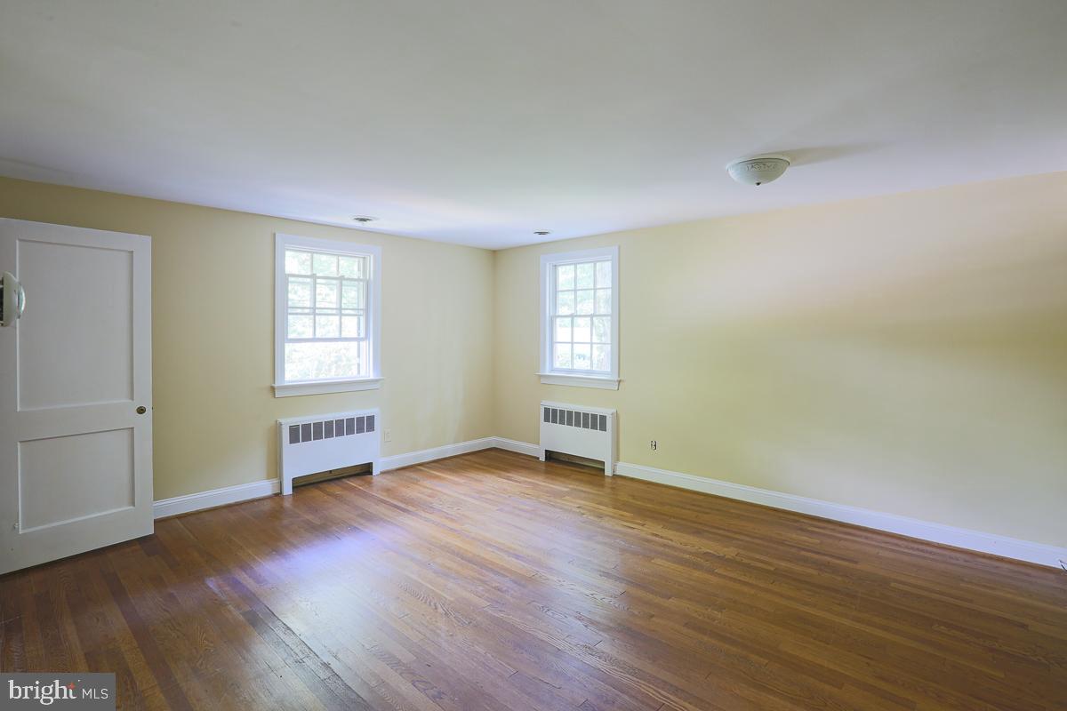 WORTHINGTON HILL - Residential