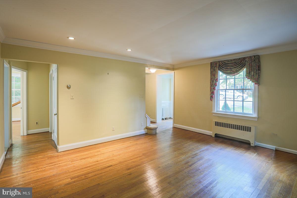 WORTHINGTON HILL - Residential