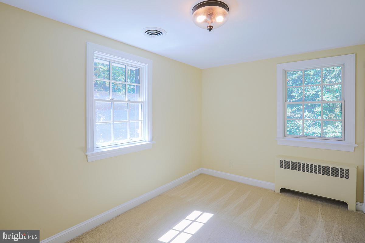 WORTHINGTON HILL - Residential