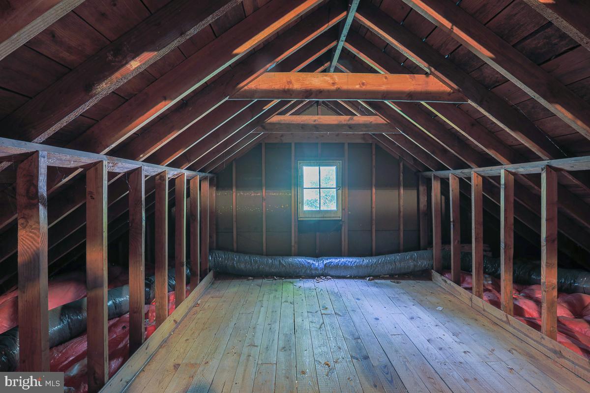 WORTHINGTON HILL - Residential