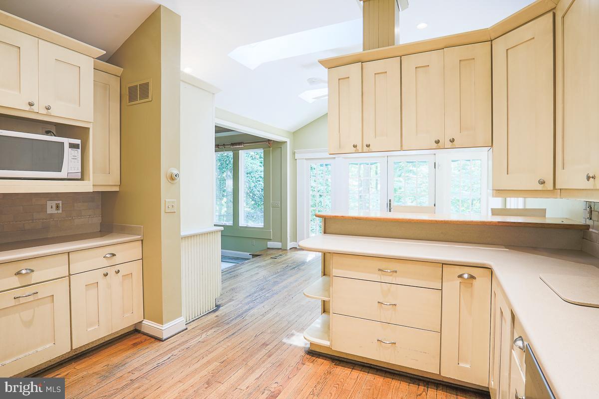 WORTHINGTON HILL - Residential