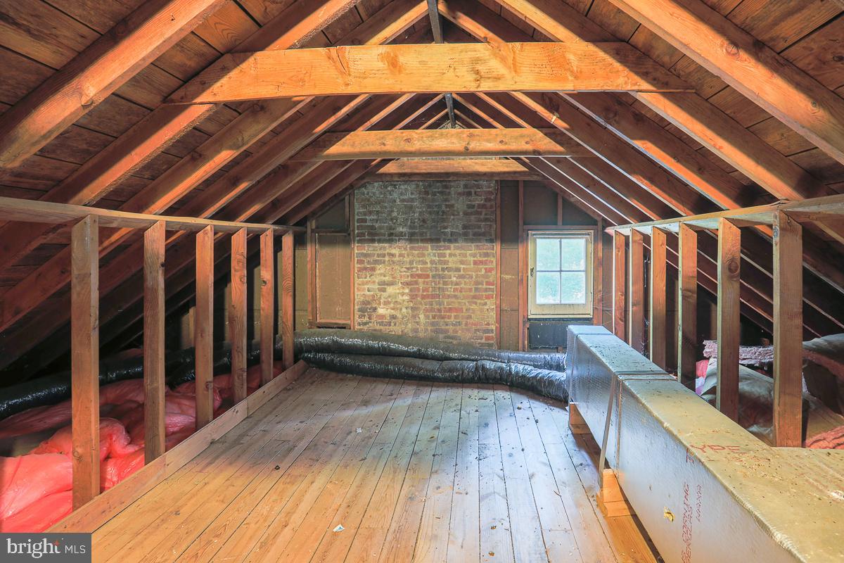 WORTHINGTON HILL - Residential