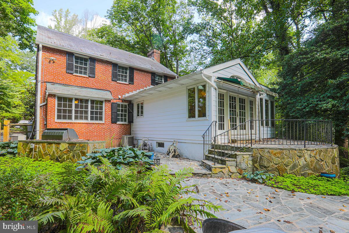 WORTHINGTON HILL - Residential