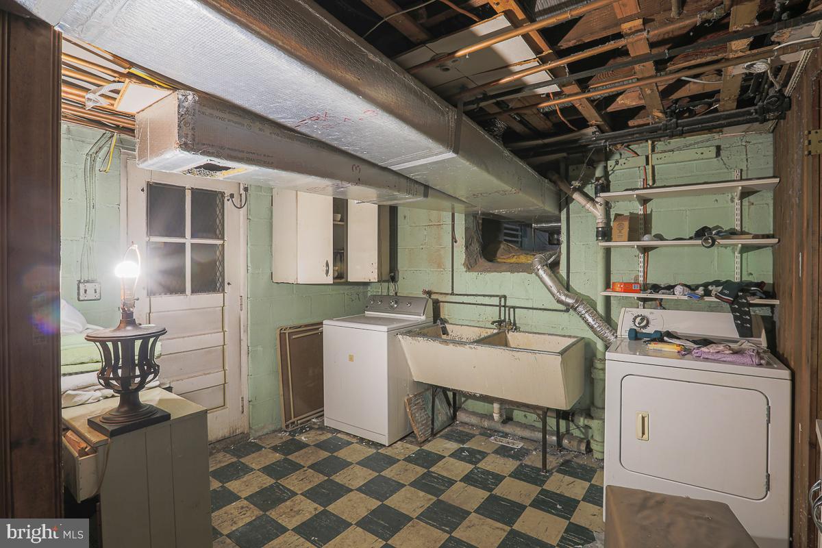 WORTHINGTON HILL - Residential