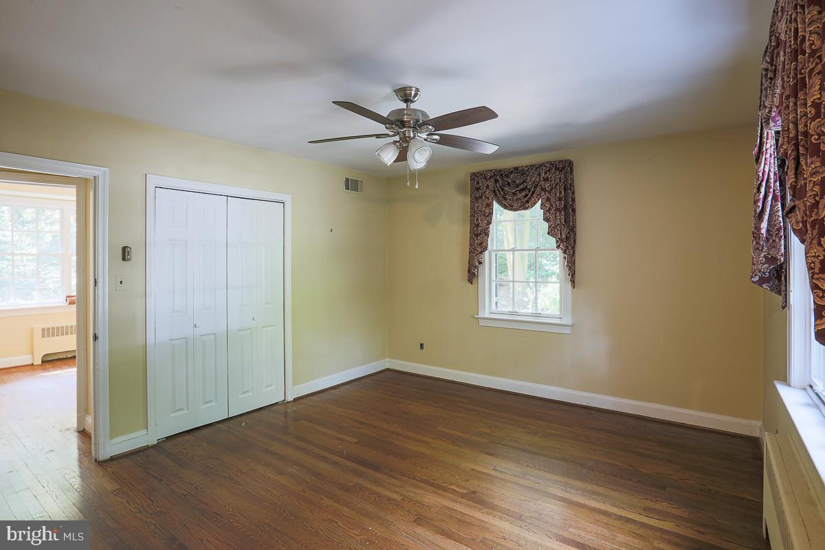 WORTHINGTON HILL - Residential