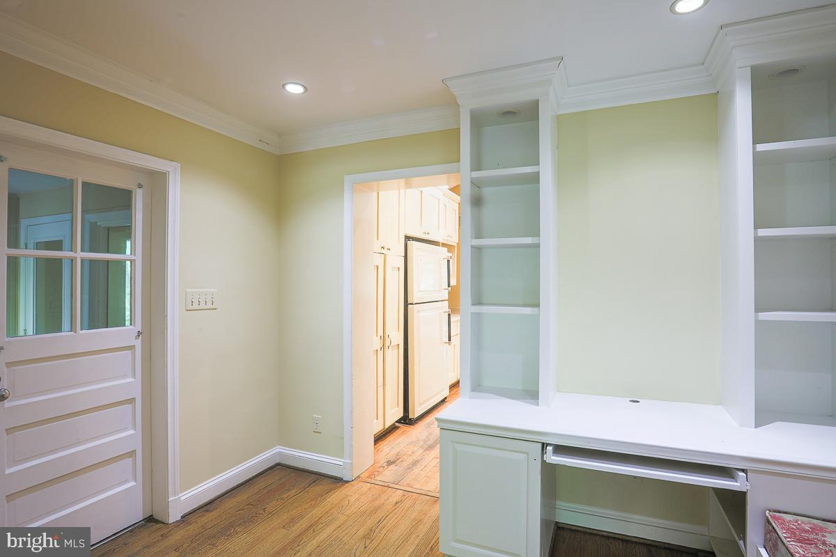 WORTHINGTON HILL - Residential