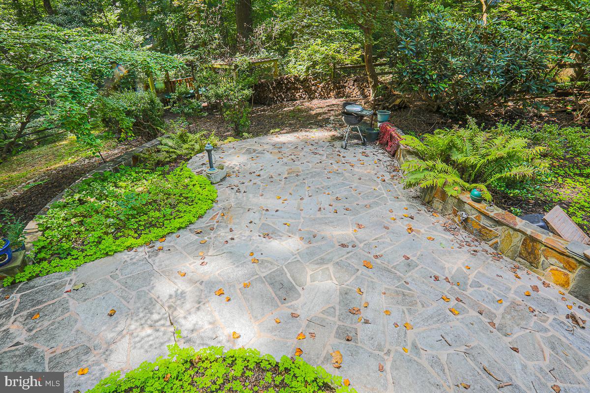 WORTHINGTON HILL - Residential