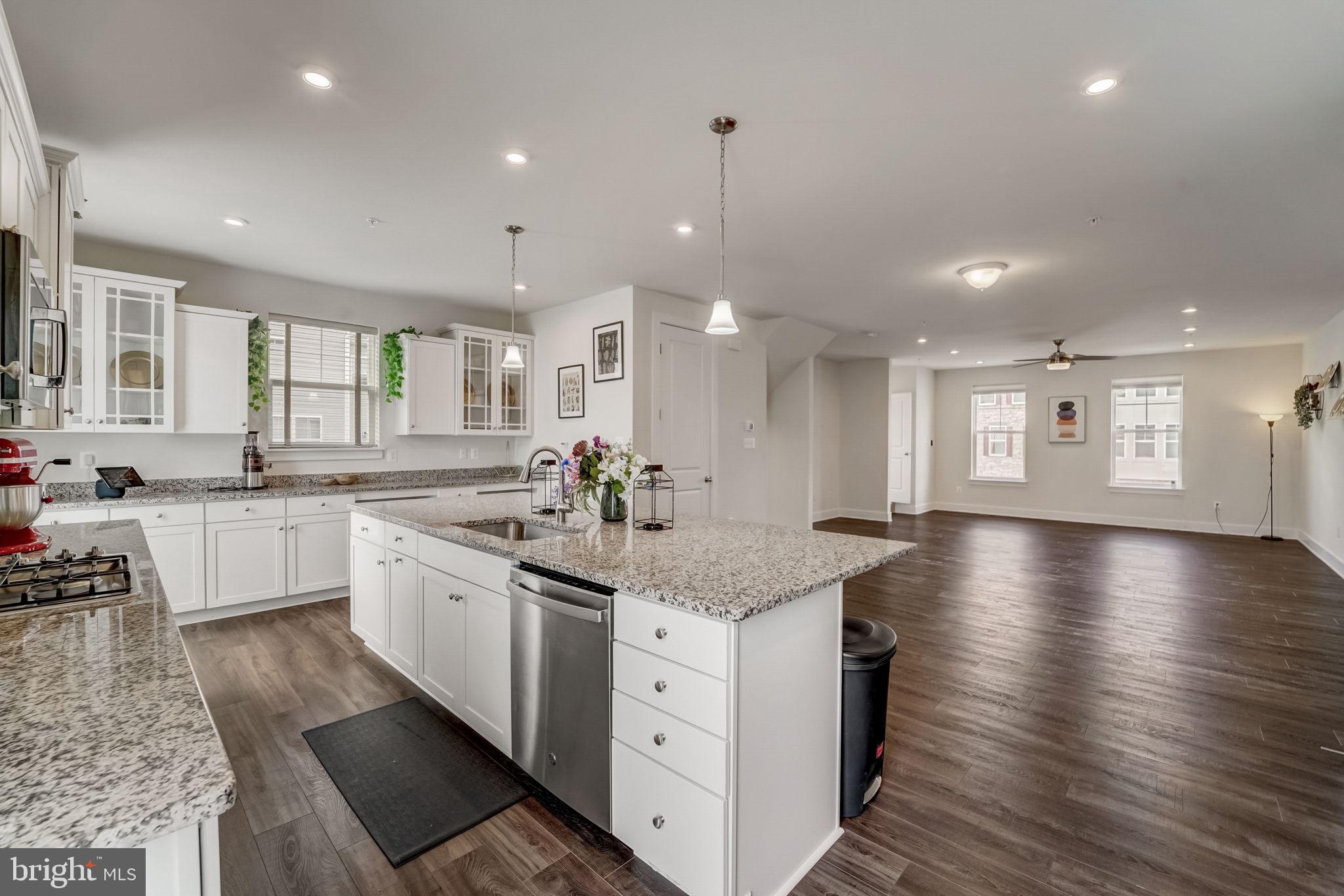 8382 AMBER BEACON CIRCLE