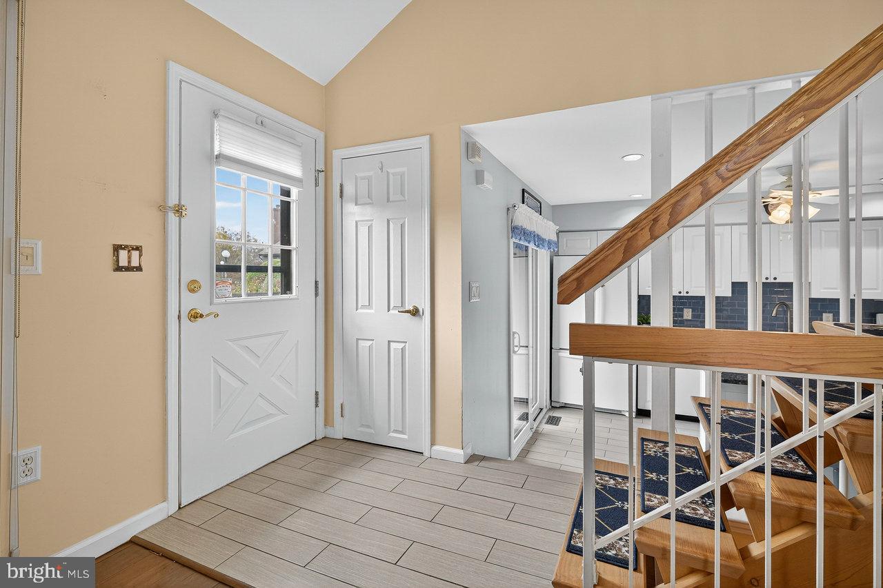 37 BLOOMINGDALE DRIVE 33