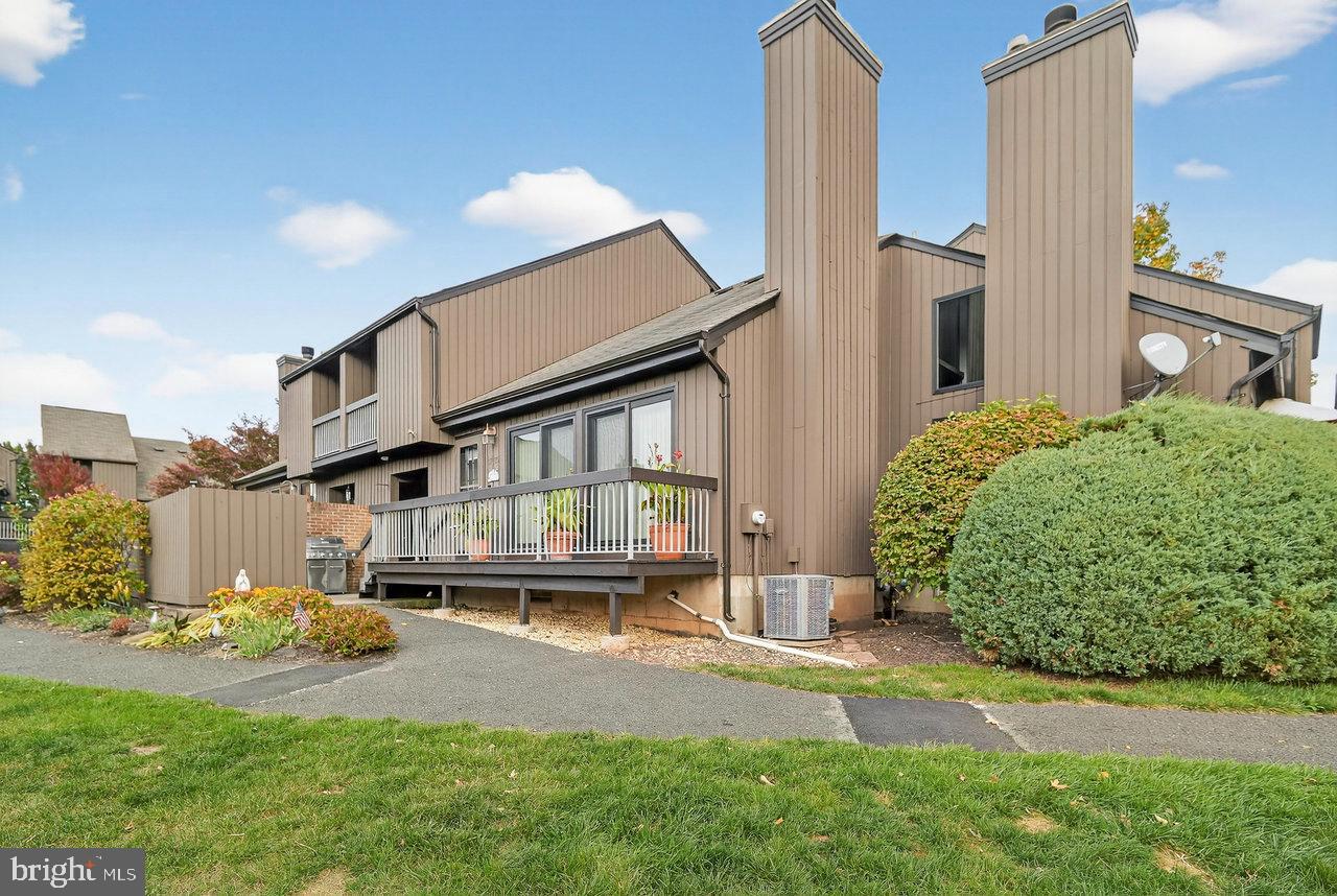 37 BLOOMINGDALE DRIVE 33