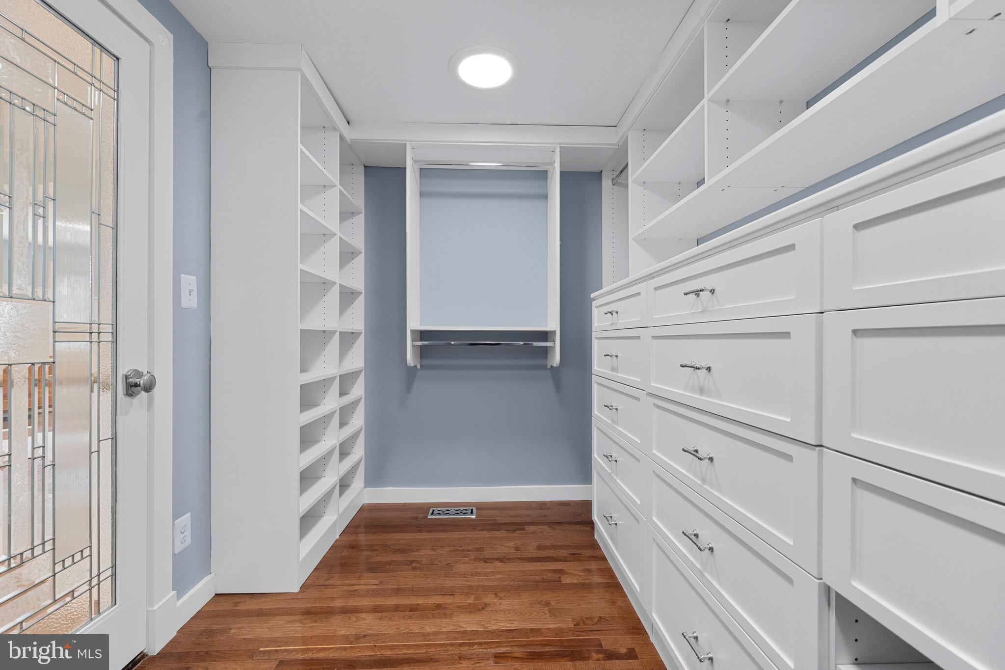 KINGS PARK WEST - Residential