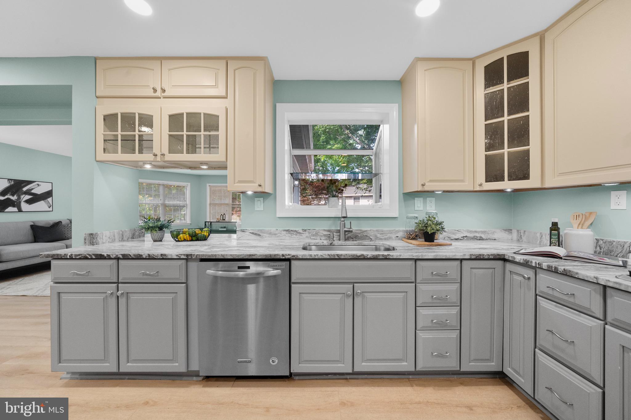 KINGS PARK WEST - Residential