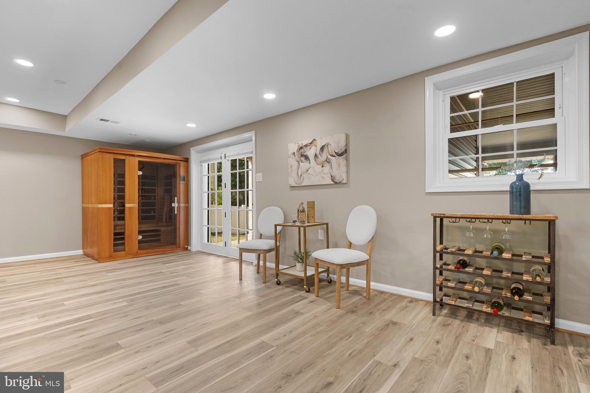 KINGS PARK WEST - Residential