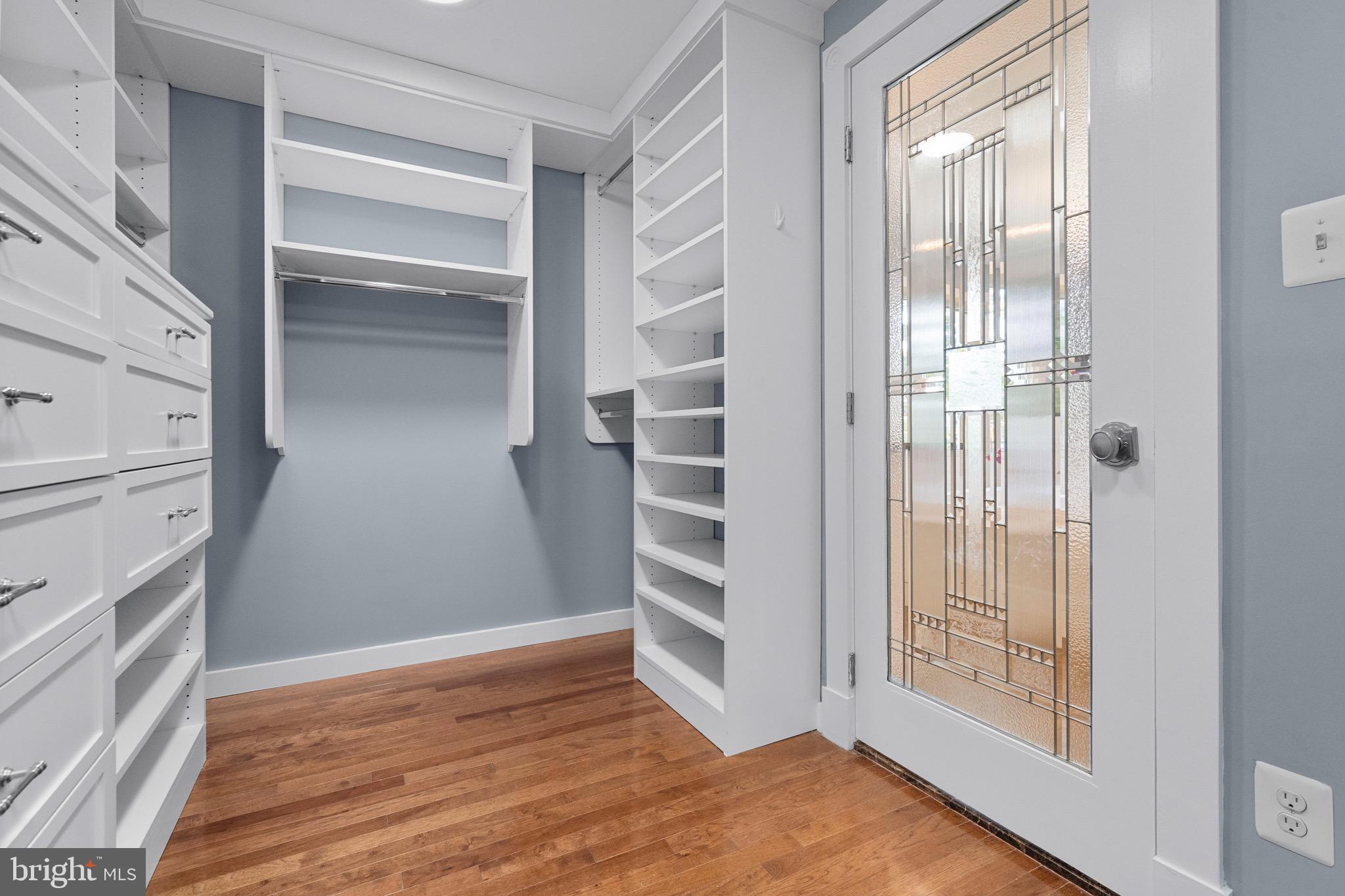 KINGS PARK WEST - Residential