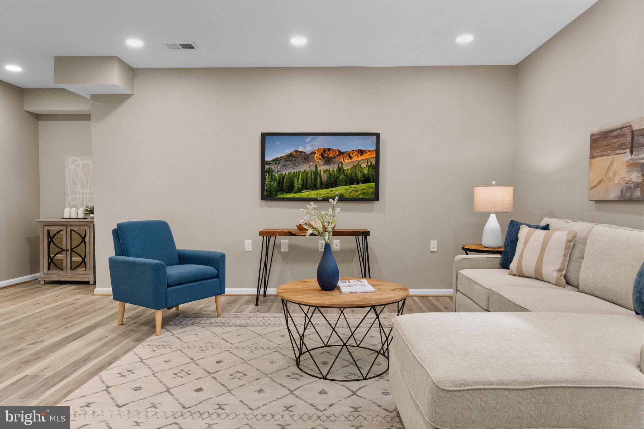 KINGS PARK WEST - Residential