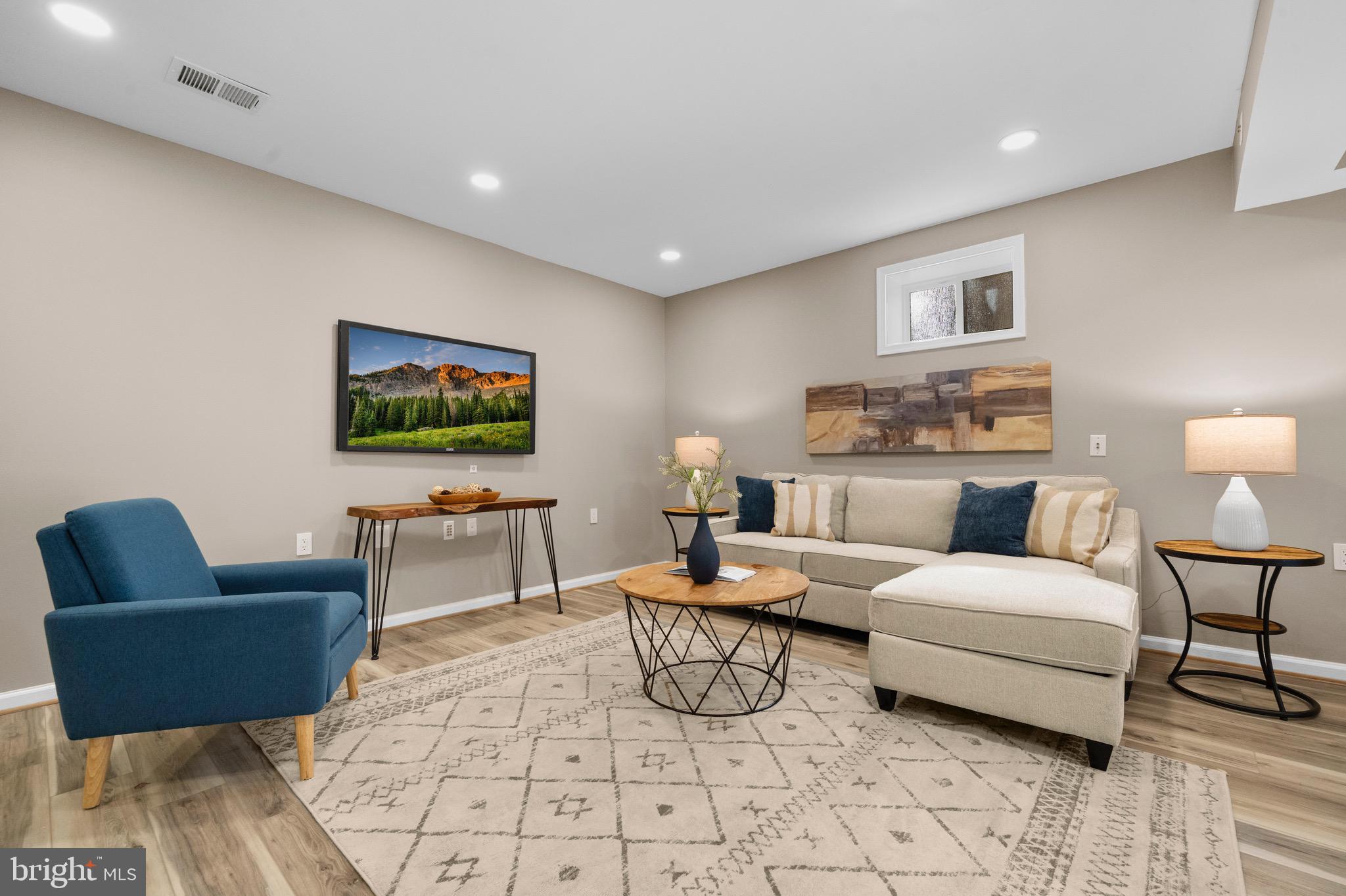 KINGS PARK WEST - Residential