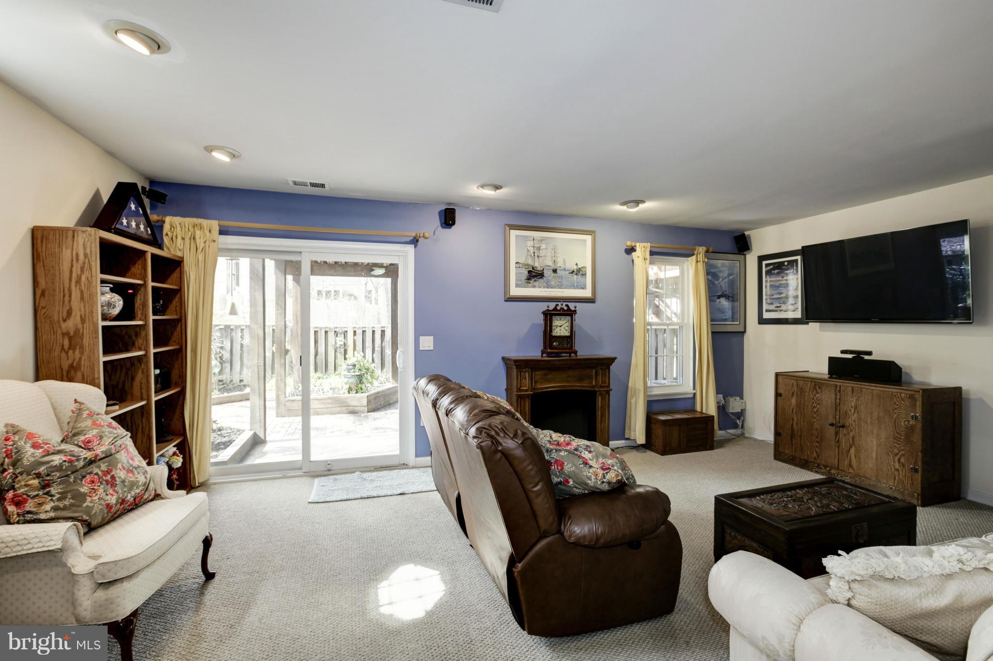 HUNTER VILLAGE - Residential