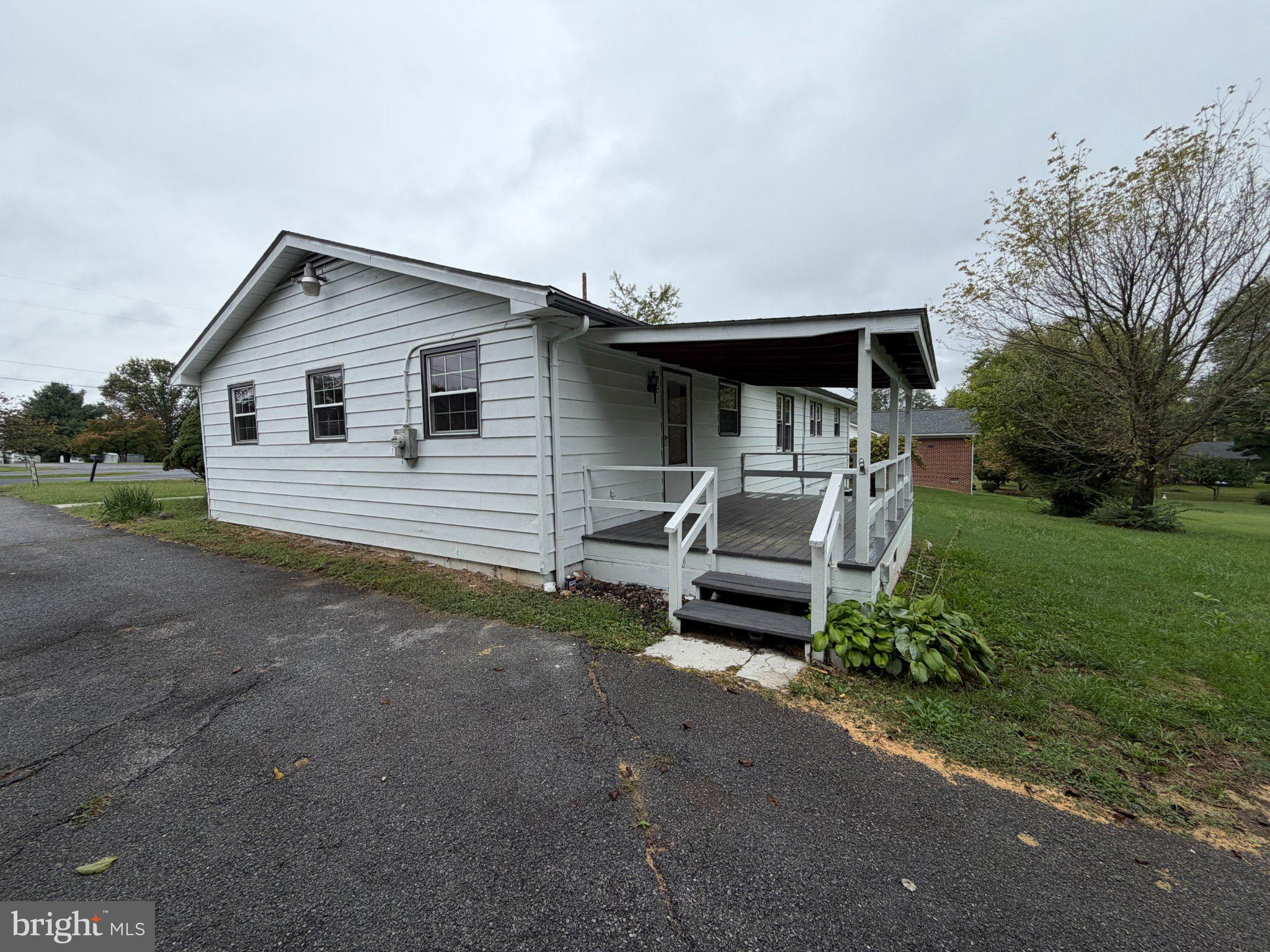 3 SPRINGVIEW BOULEVARD