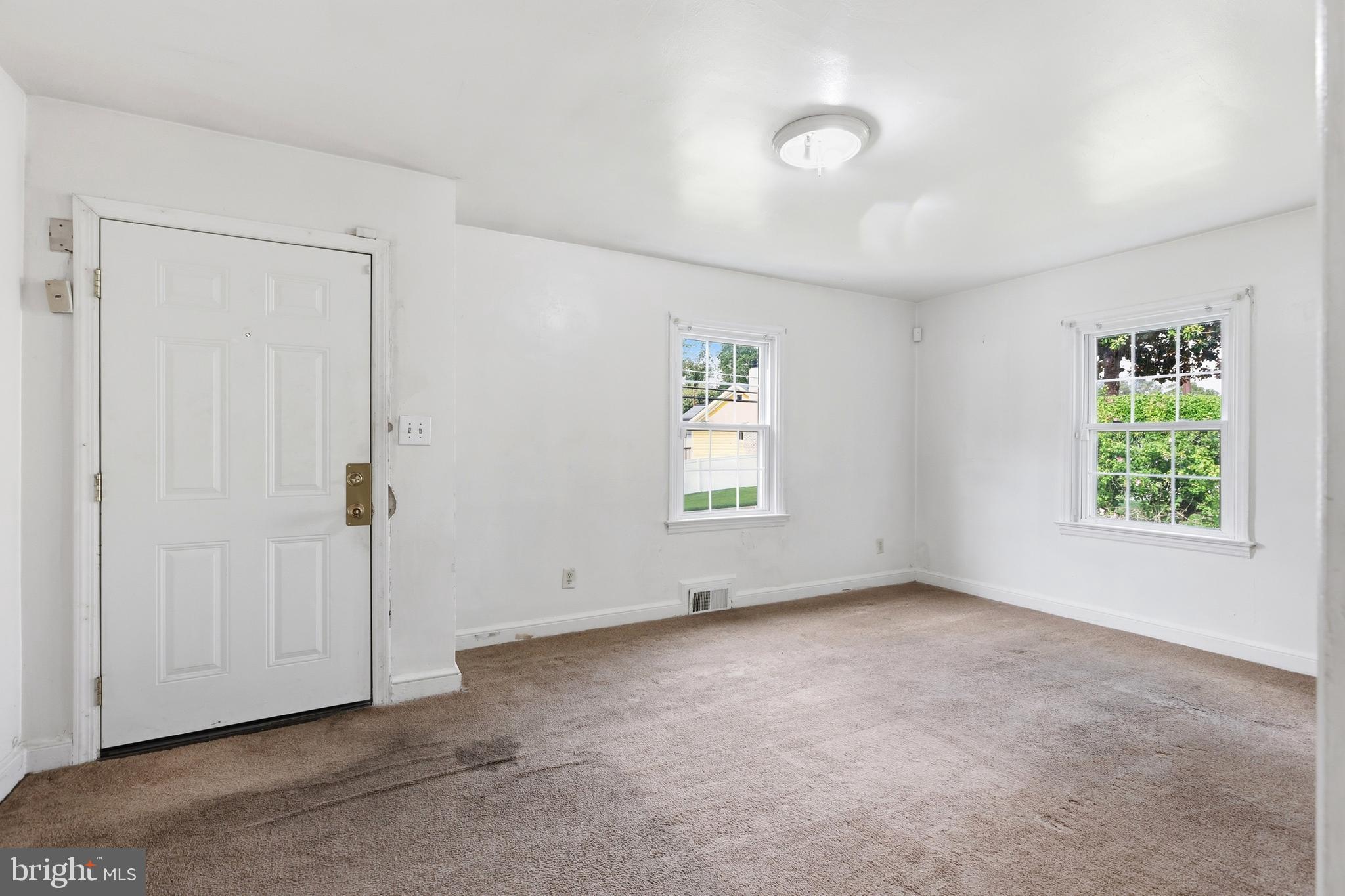 6207 WOODLEY ROAD