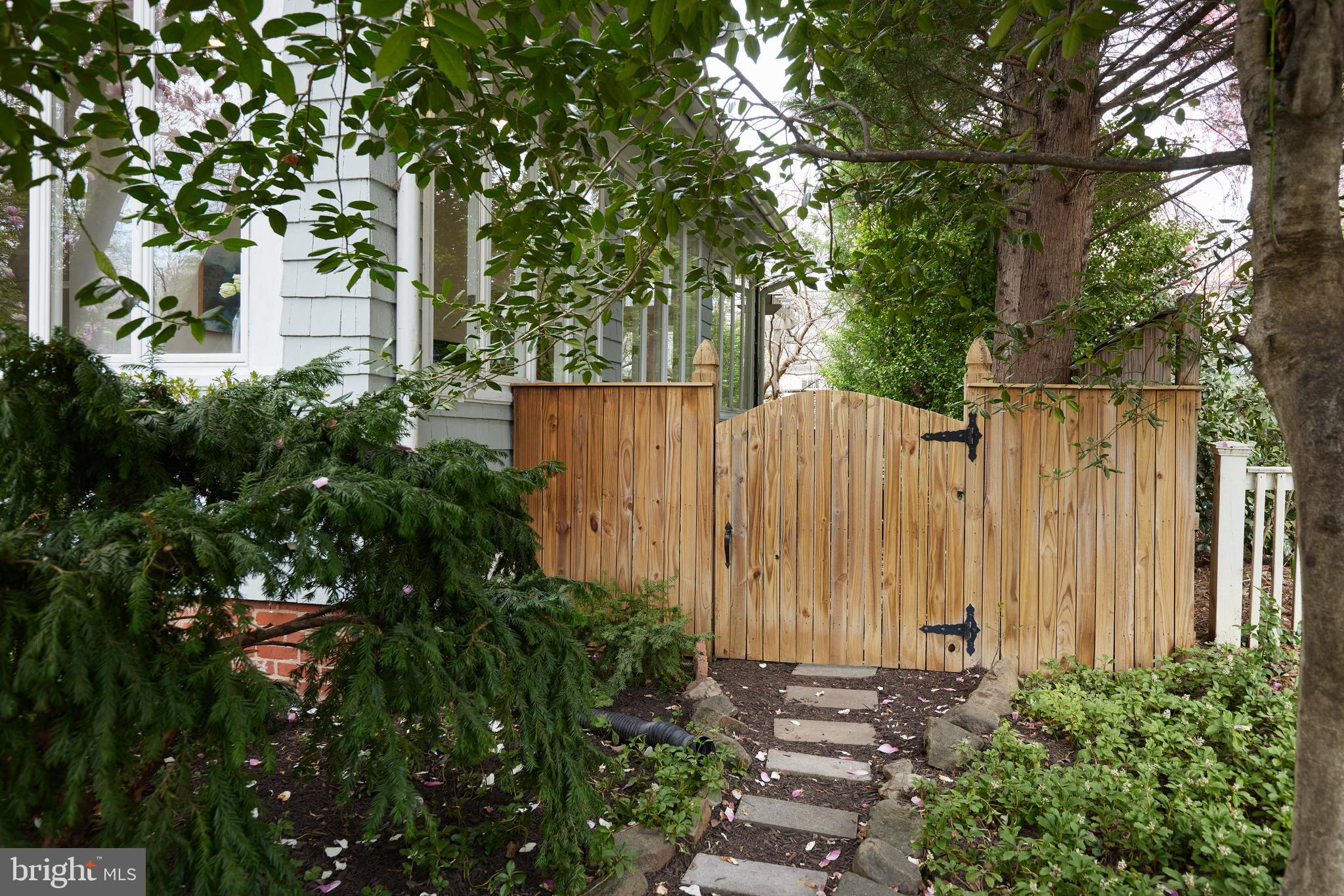 CHEVY CHASE - Residential