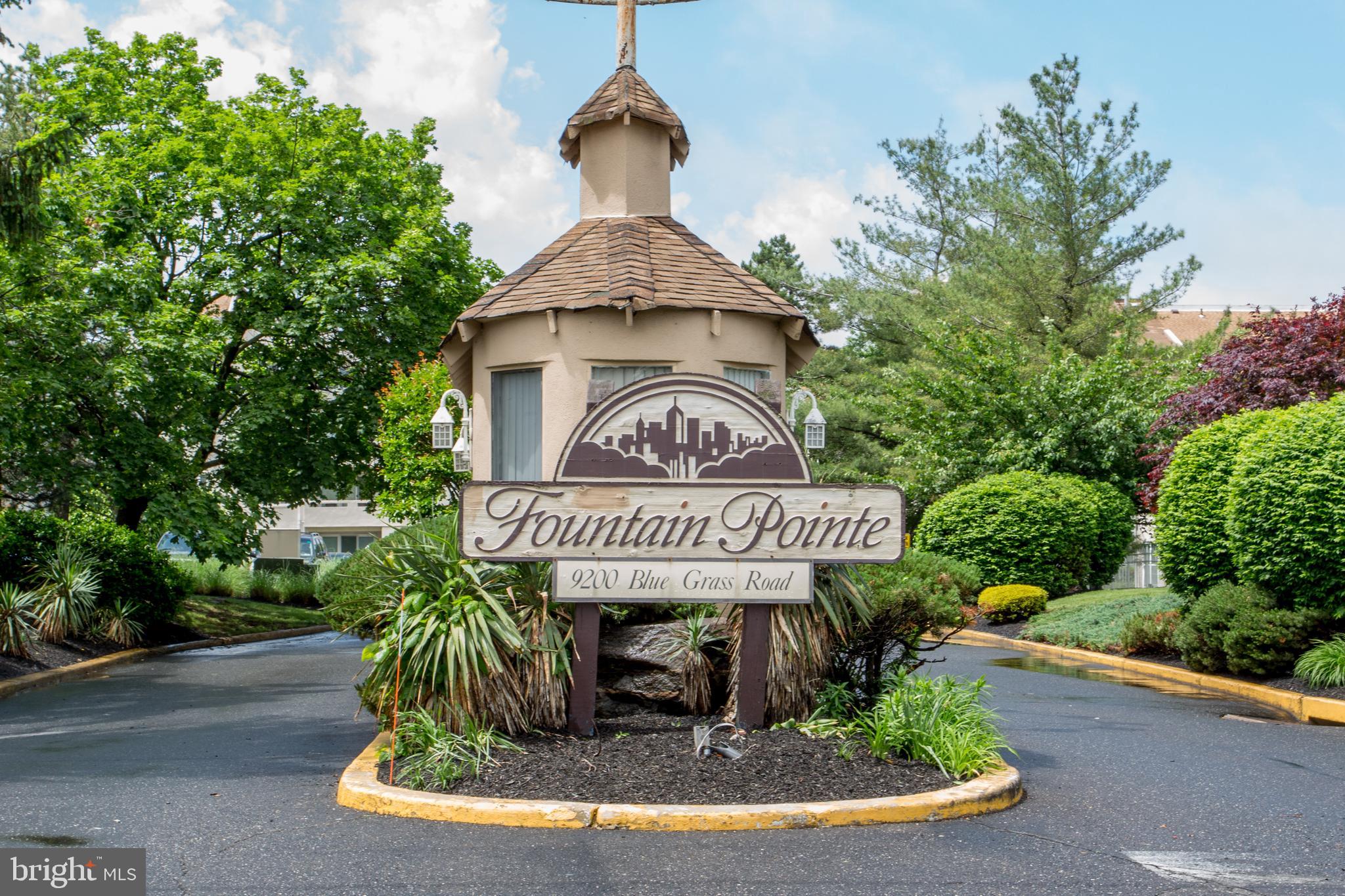 FOUNTAIN POINTE - Residential
