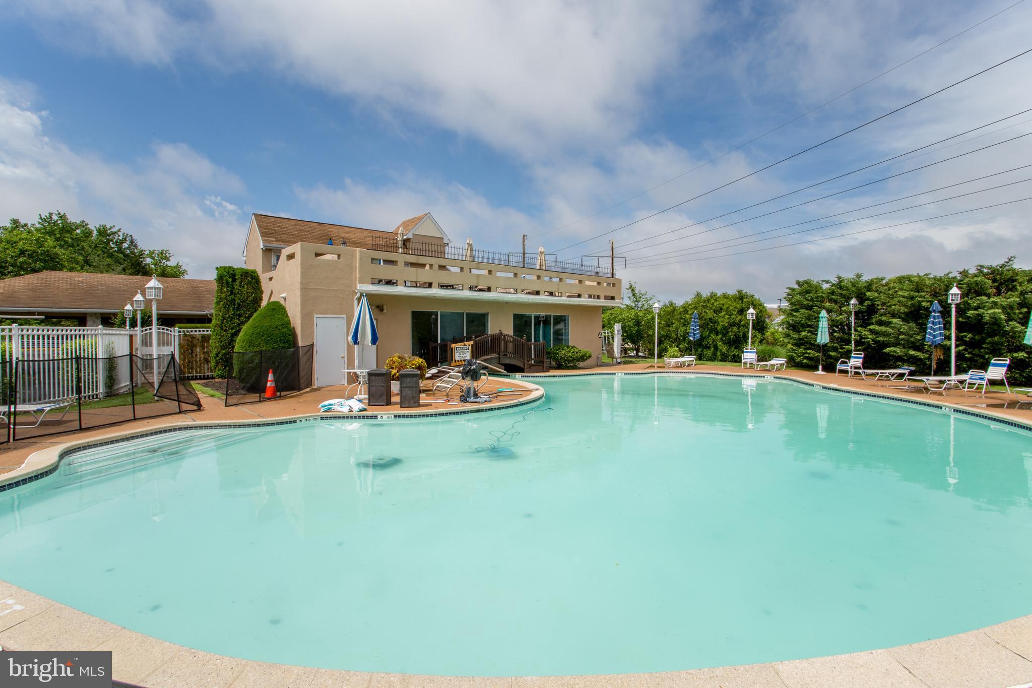 FOUNTAIN POINTE - Residential