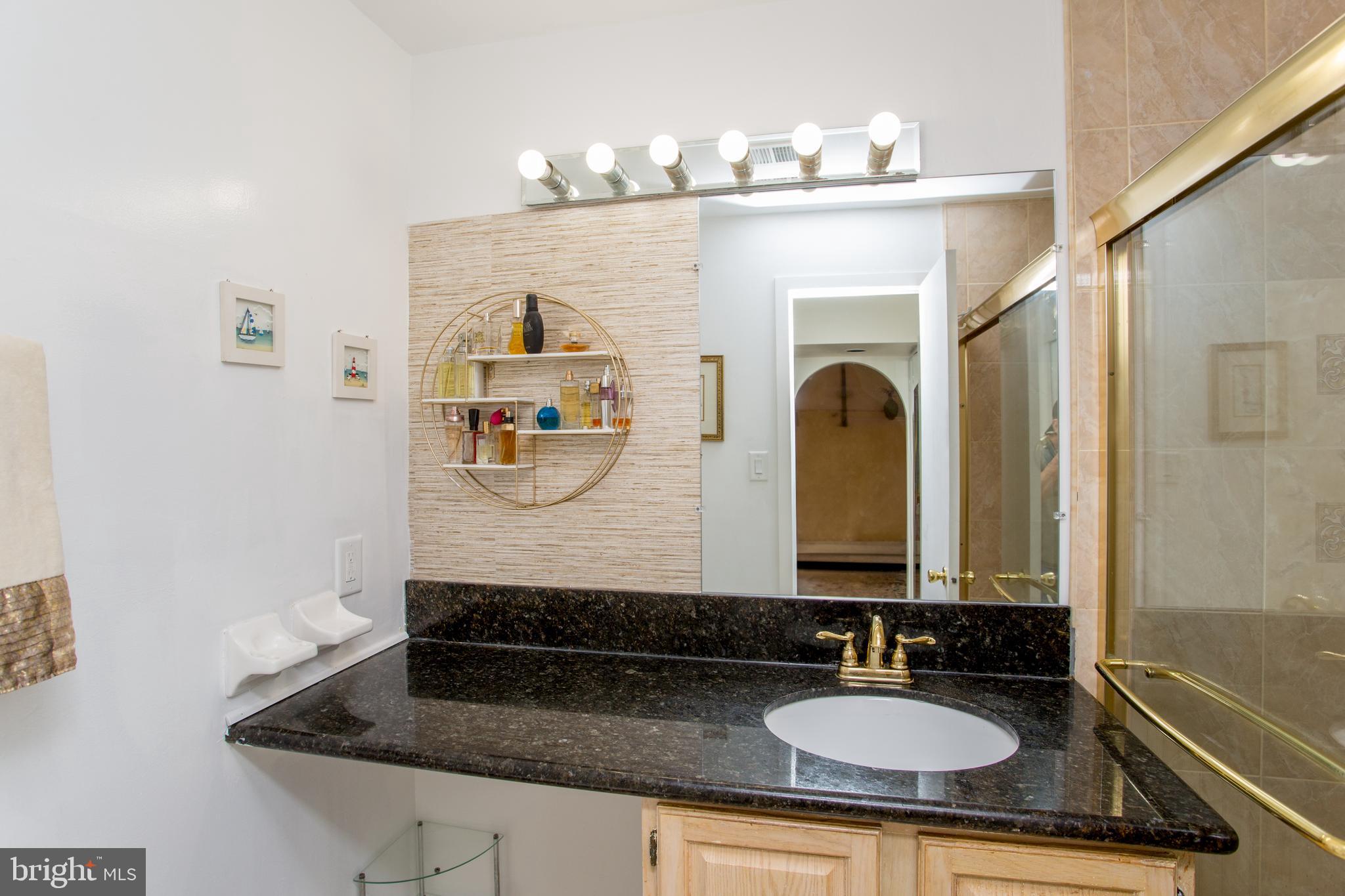 FOUNTAIN POINTE - Residential