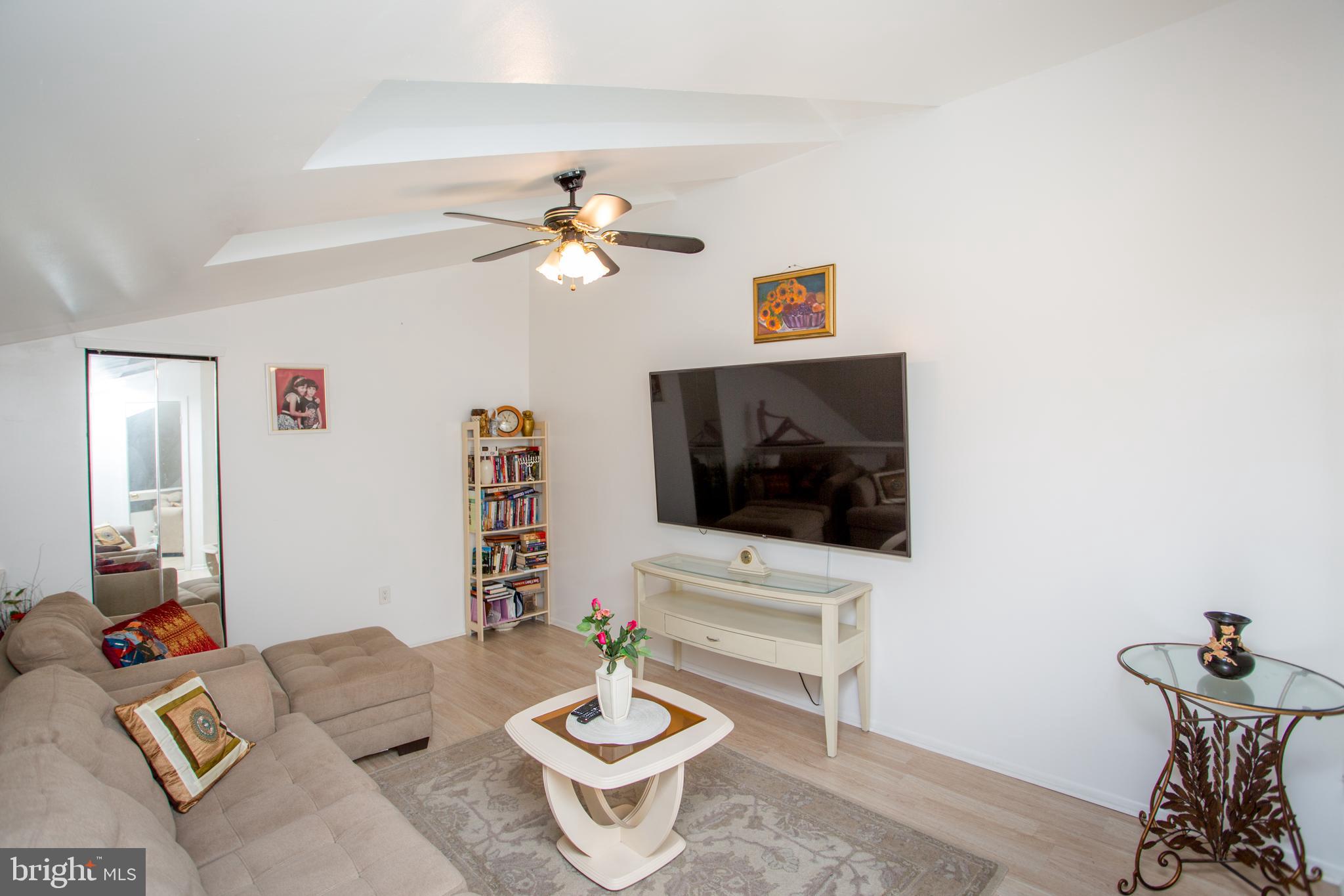 FOUNTAIN POINTE - Residential