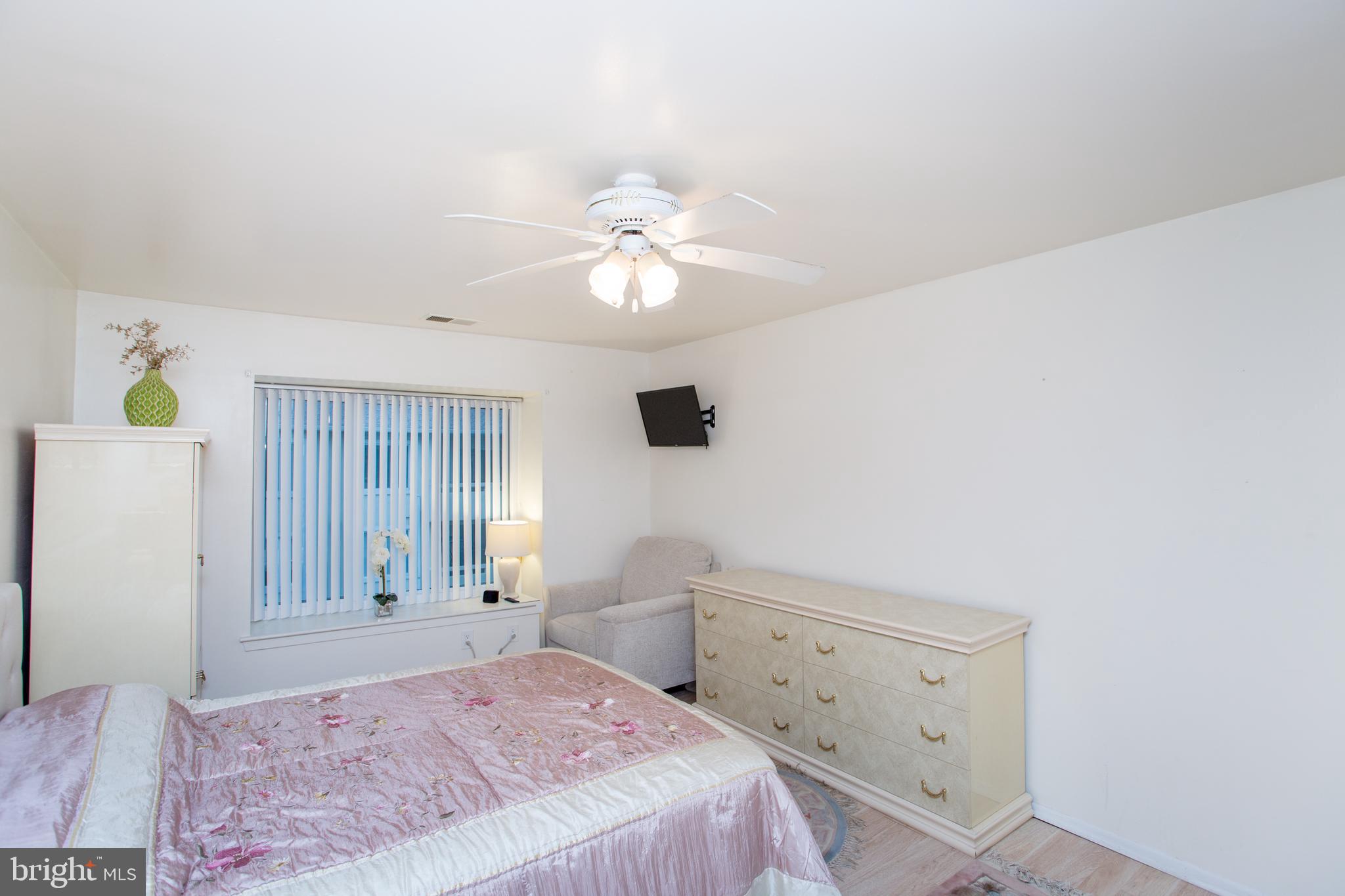 FOUNTAIN POINTE - Residential