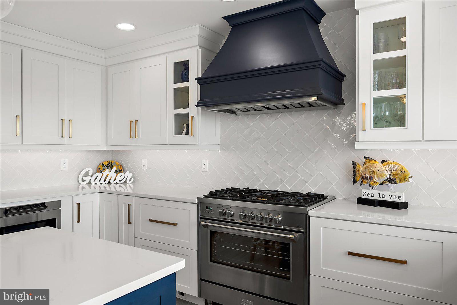 HERON HARBOUR - Residential