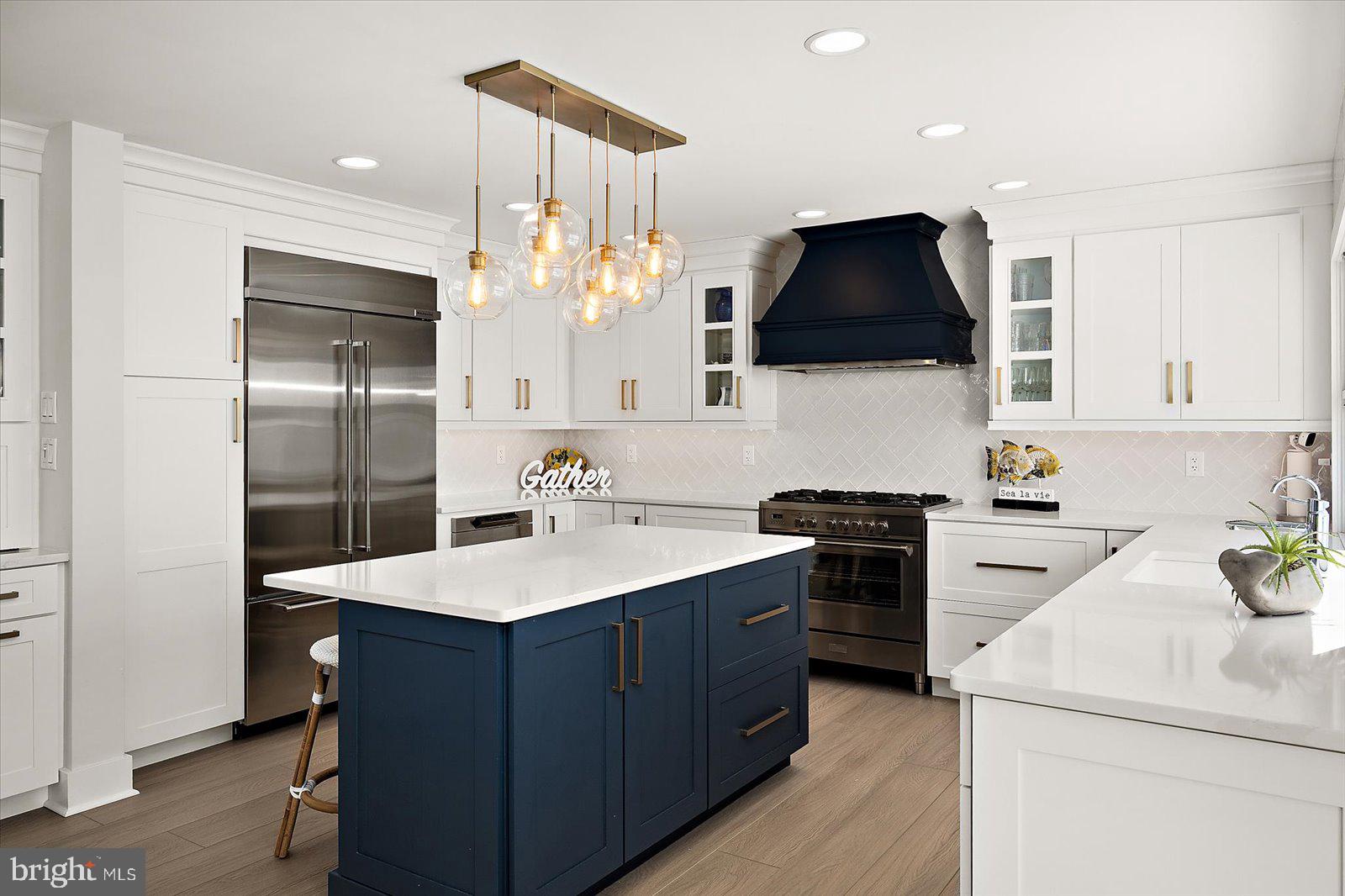 HERON HARBOUR - Residential