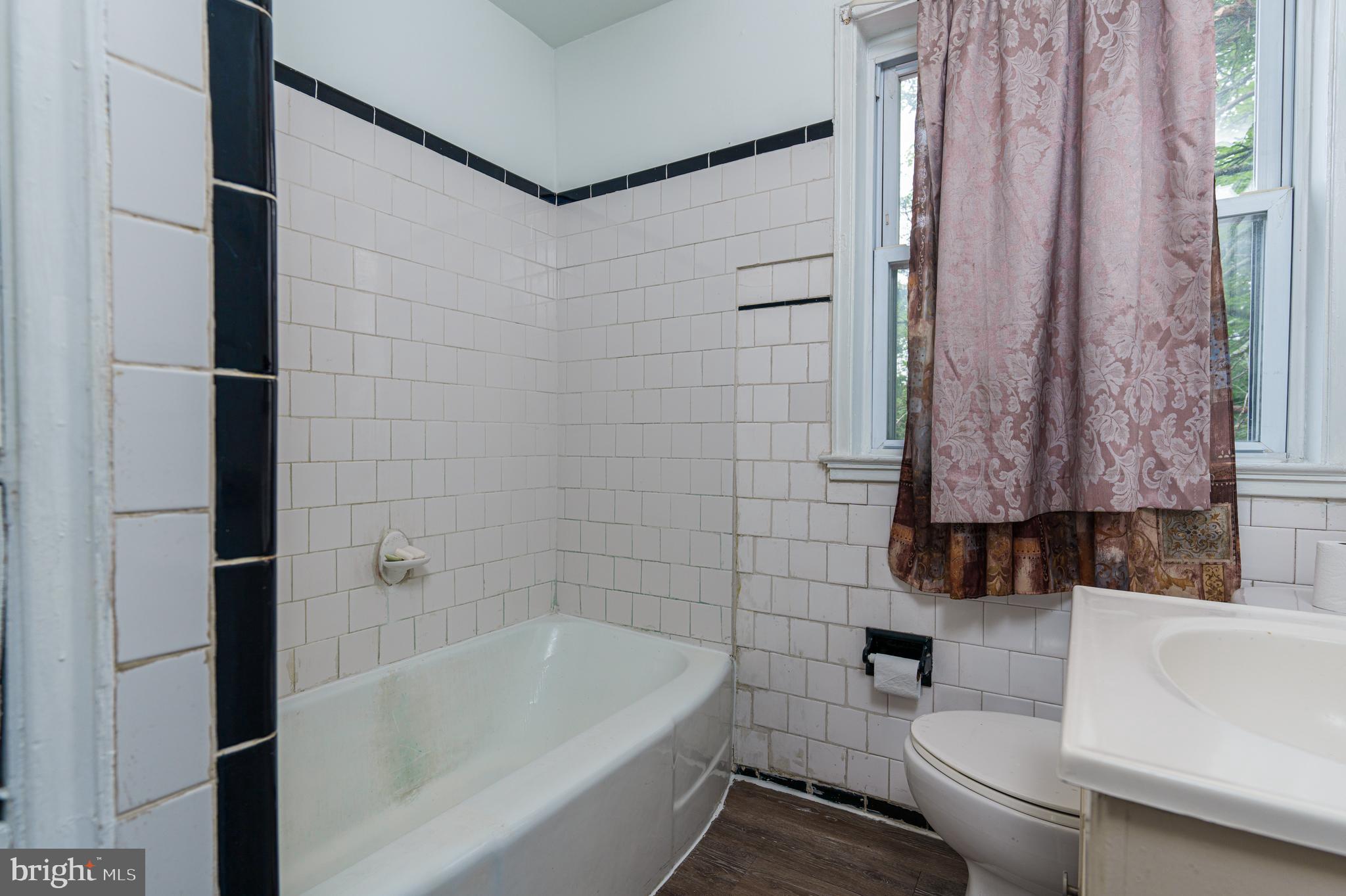 PERRING LOCH - Residential