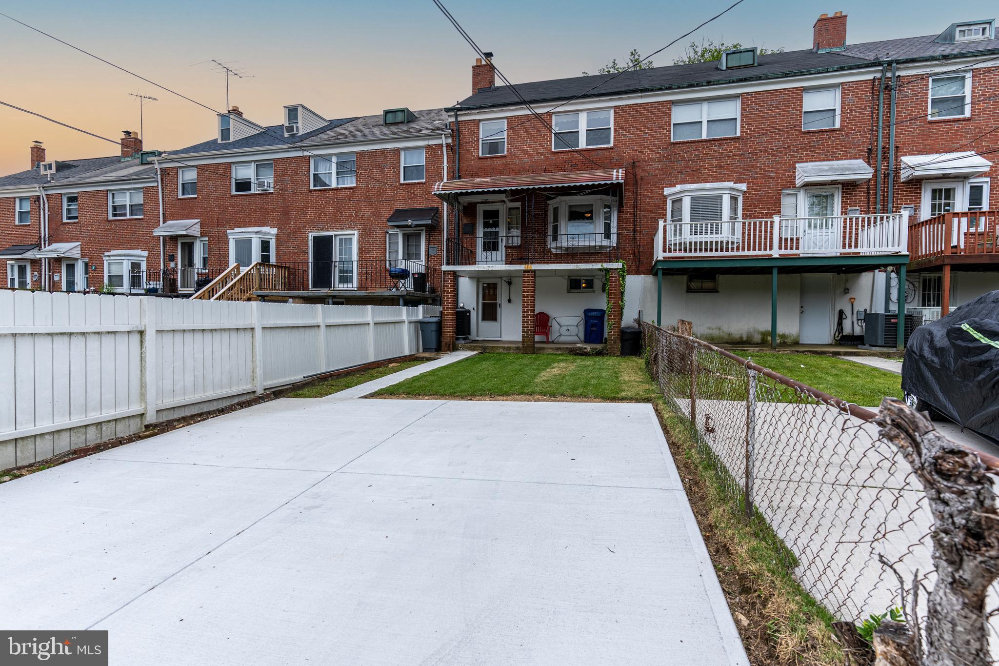 PERRING LOCH - Residential