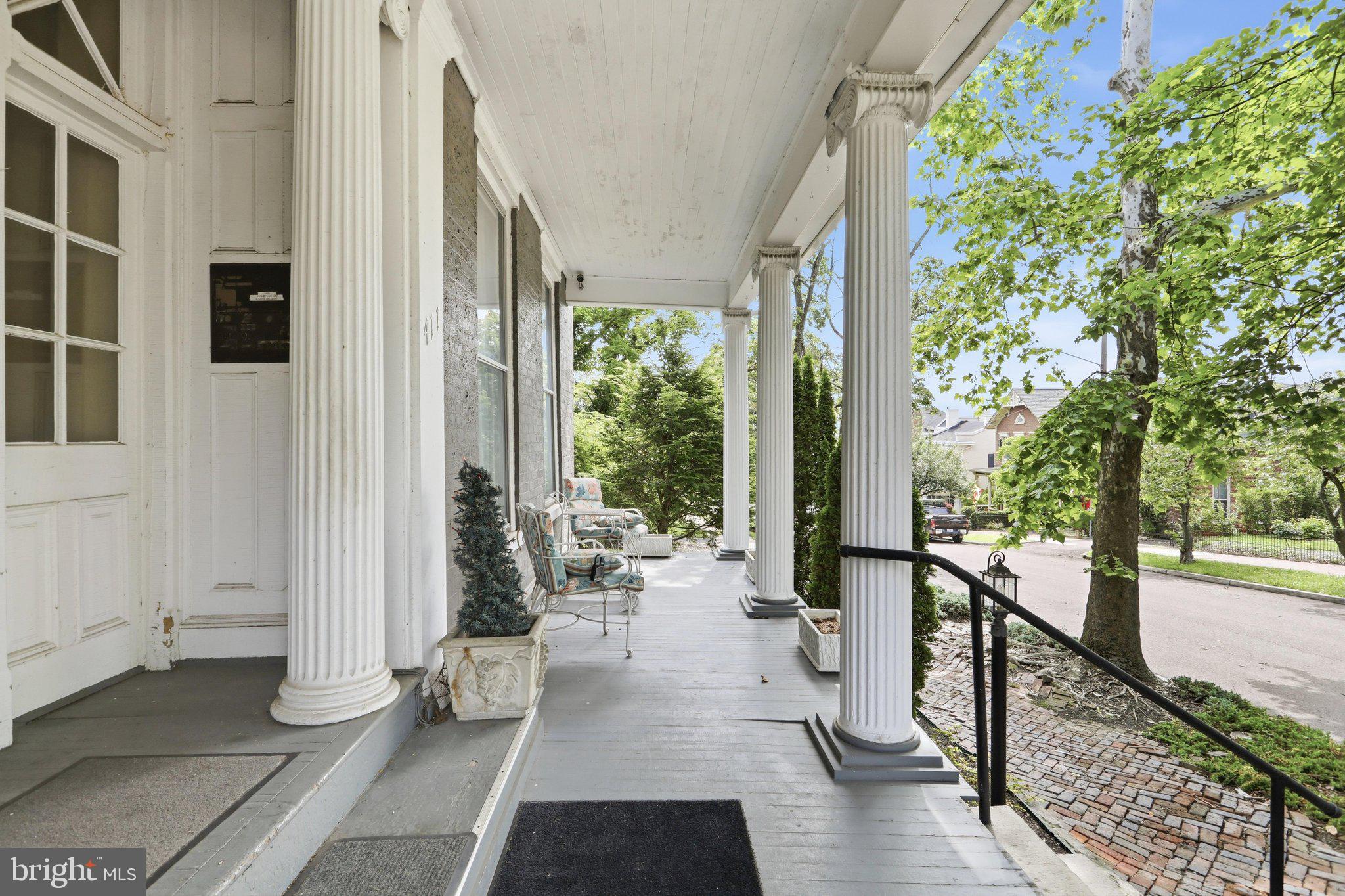 411 WASHINGTON STREET