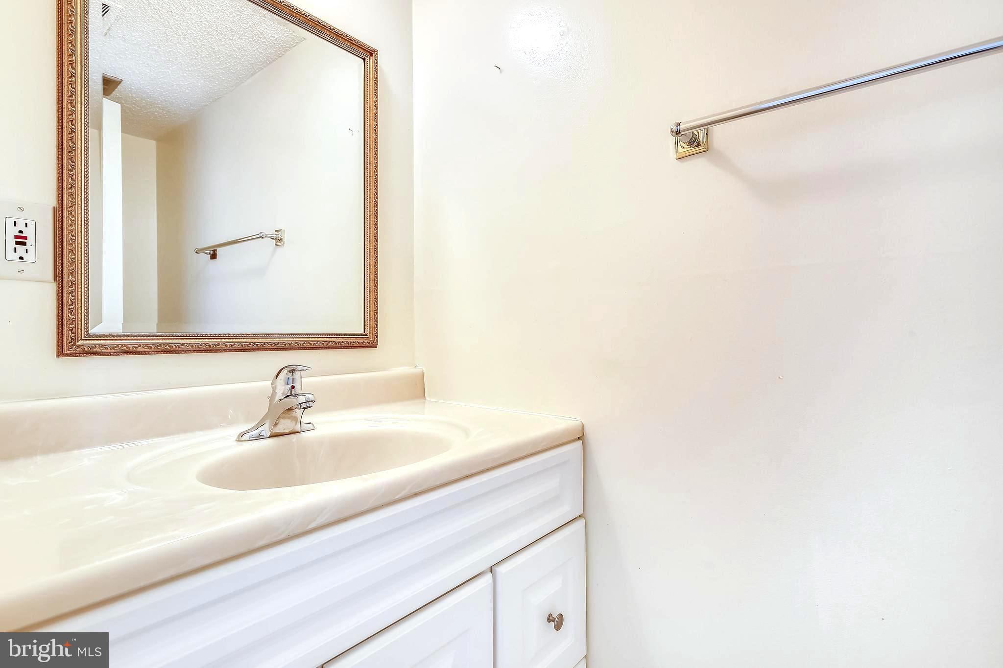 TUDOR HALL - Residential