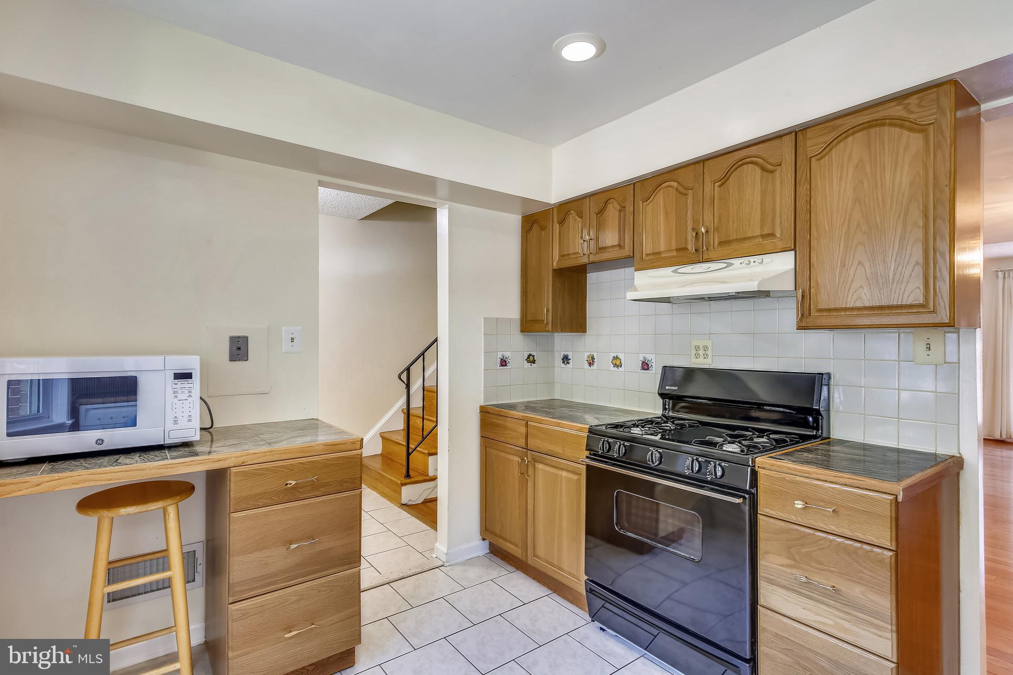 TUDOR HALL - Residential